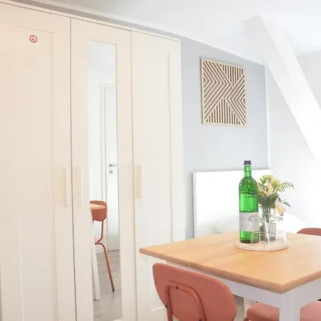 Studio Apartment 1- Komfort & Guenstig